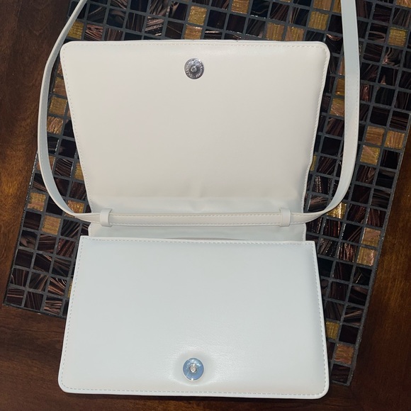 H&M Quilted Crossbody - Picture 7 of 7